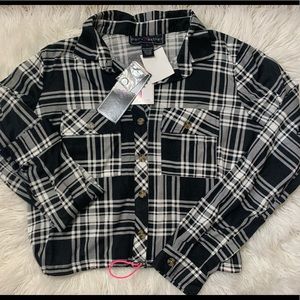 🤍Polly & Esther Cropped Button-up Flannel🖤